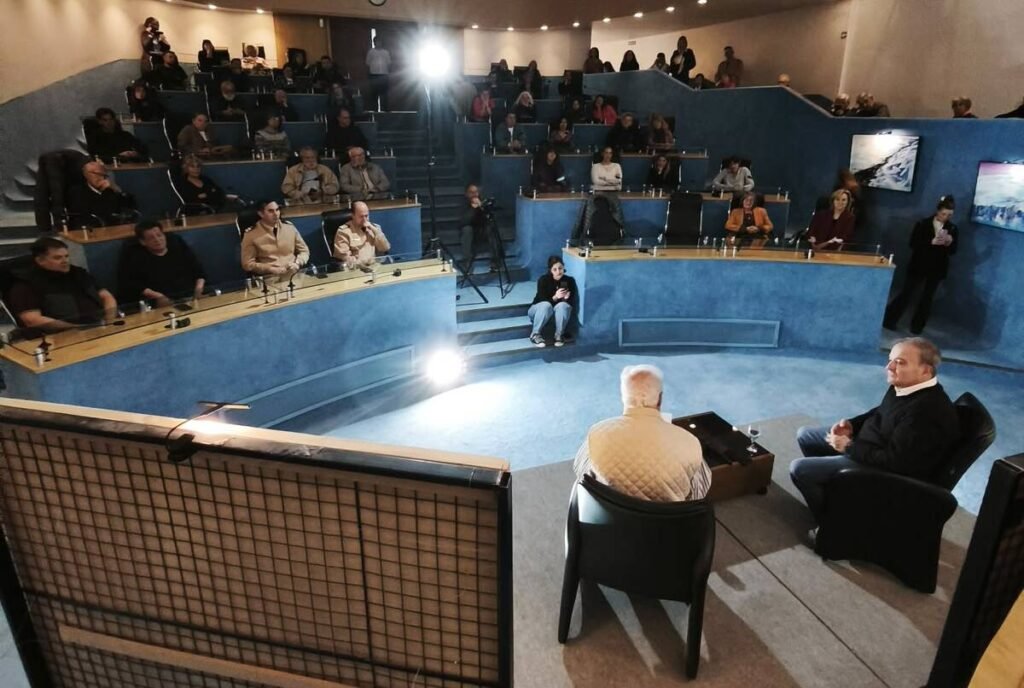 Inauguran muestra en la Legislatura en coincidencia con los 53 años de Viedma como capital provincial